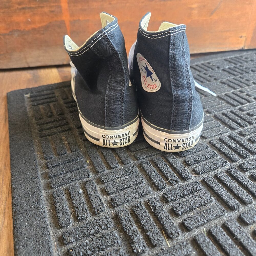 Black Converse - W 7.5 // M 5.5 - Picture 4 of 5